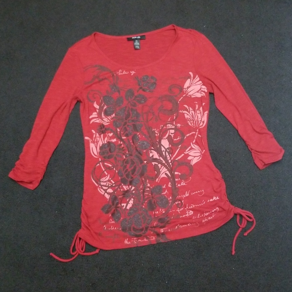 Red 3/4 long sleeve tee shirt abstract floral